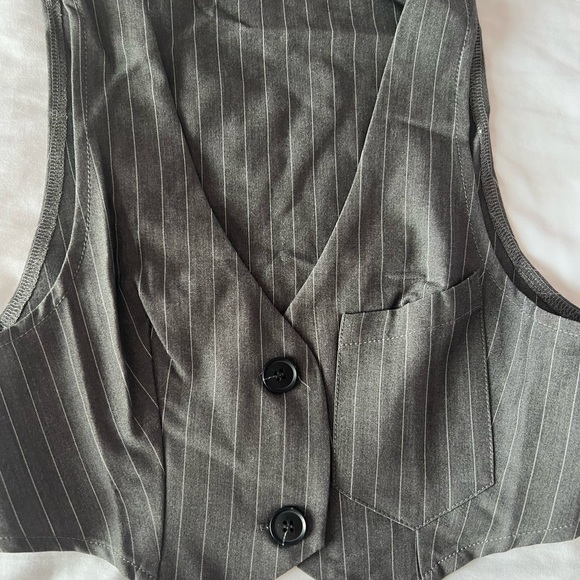 ✒️NWOT Solado Button Down Crop Vest🖋️ - Picture 4 of 4